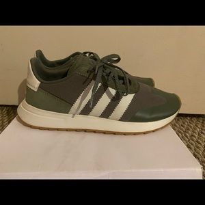 Adidas Originals Retro Army Green Sneaker